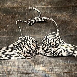 Victoria’s Secret black and white bathing suit top